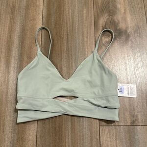 Lululemon size 6 sports bra